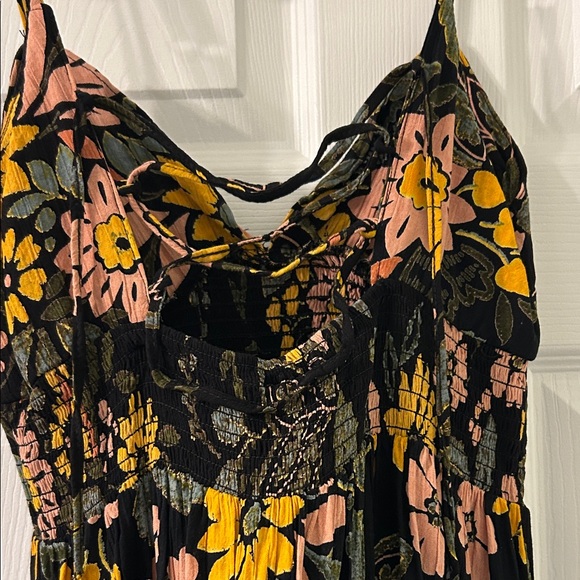 Angie Black Floral Midi Dress - Picture 5 of 6